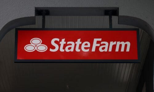 State Farm announces $100 average refund for car insurance customers