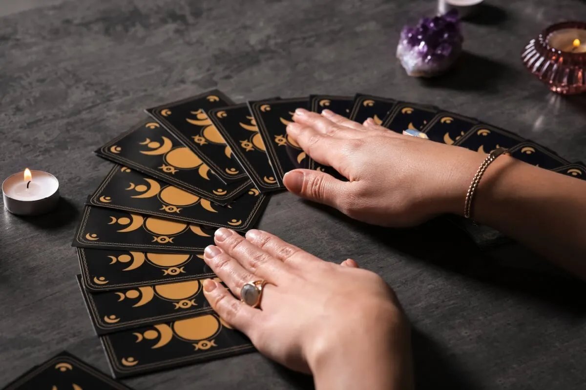 Tarot do dia: previsão para os 12 signos em 07/02/2026