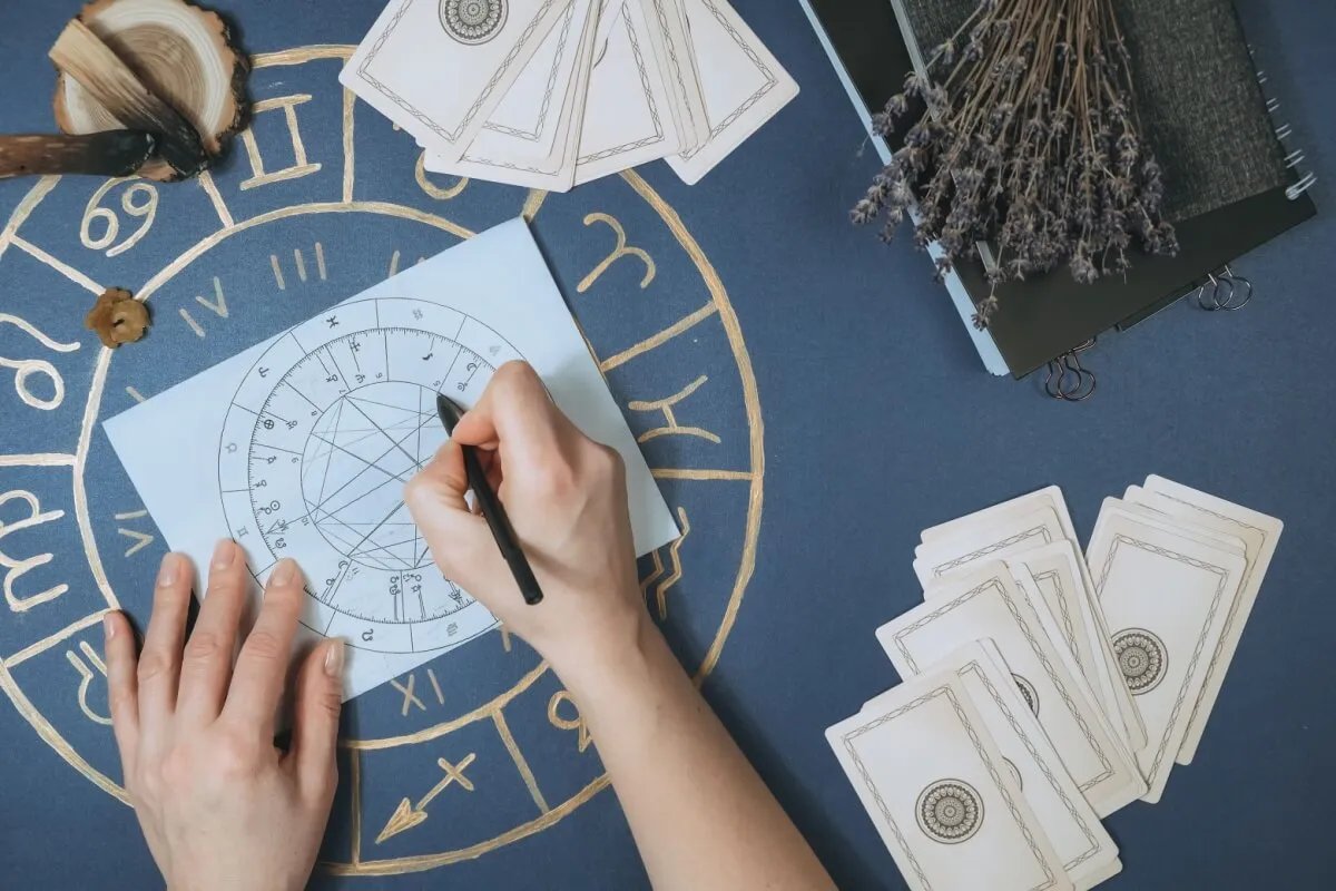 Tarot do dia: previsão para os 12 signos em 14/02/2026