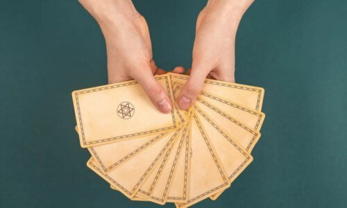 Tarot do dia: previsão para os 12 signos em 21/02/2026