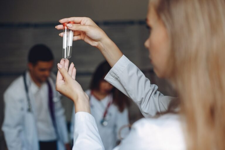 O que os exames hormonais mostram na menopausa e o que eles não conseguem explicar