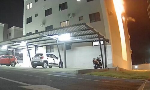 vítima com 80% do corpo queimado vai a Curitiba
