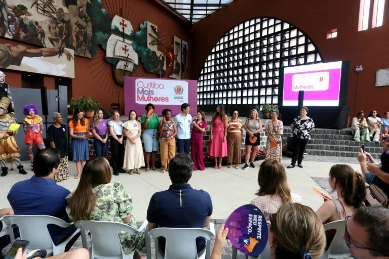 Curitiba lança campanha contra violência doméstica no Dia da Mulher