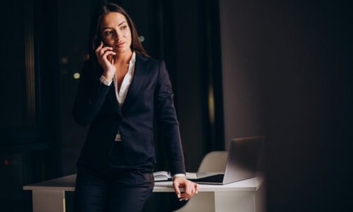 5 Ideias de looks femininos sofisticados para trabalho