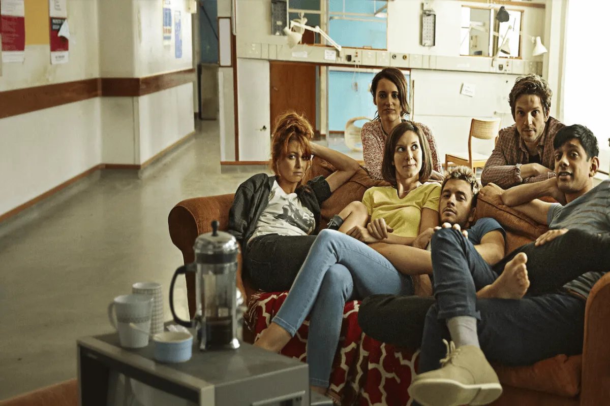 5 séries curtinhas para maratonar em março de 2026