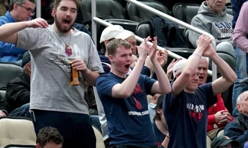 A home-court feel: Pittsburgh rallies behind Duquesne in Atlantic 10 tournament