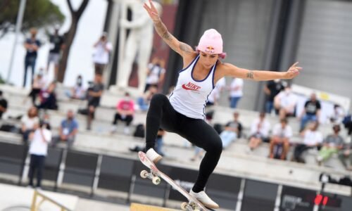 A luta de Letícia Bufoni para superar preconceitos contra 'esporte de menino' e até maneira se vestir no skate: 'Me criticaram muito'