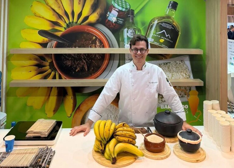 Barreado paranaense encanta em maior feira de turismo de Portugal