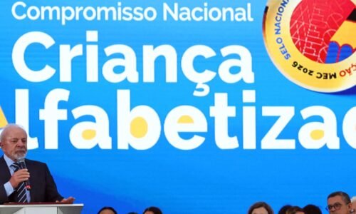 Brasil atinge meta com 66% das crianças alfabetizadas em idade certa
