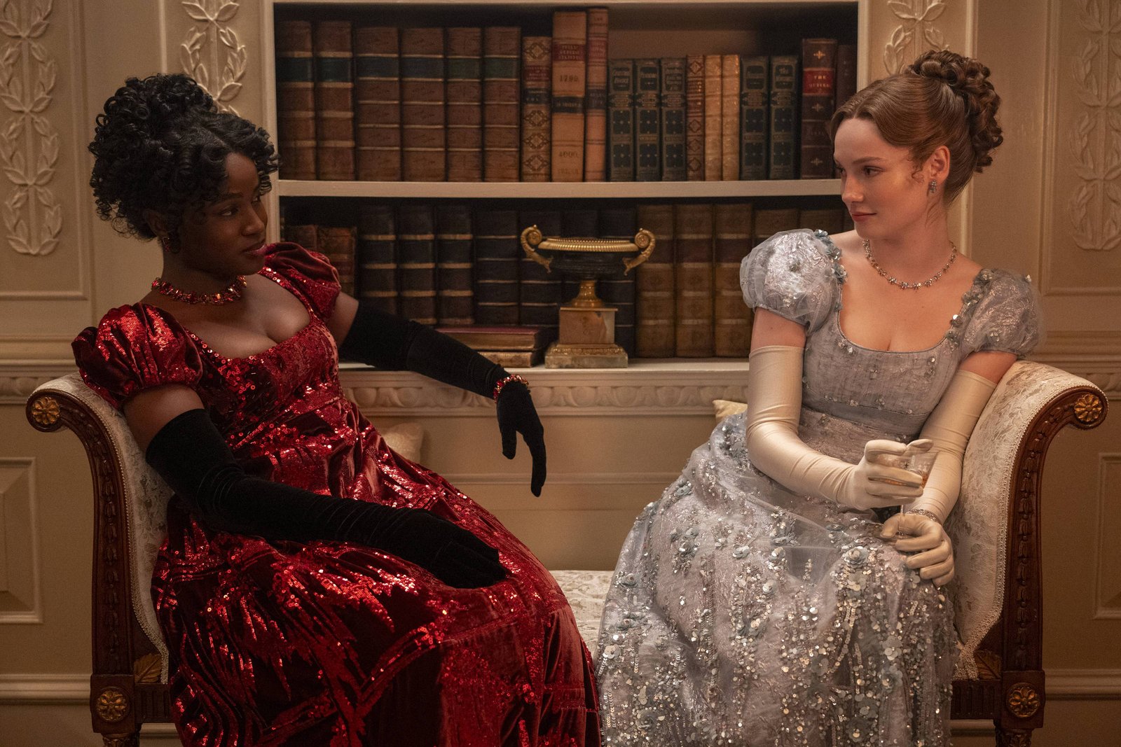 'Bridgerton' vai explorar romance lésbico na 5ª temporada - 24/03/2026 - Ilustrada