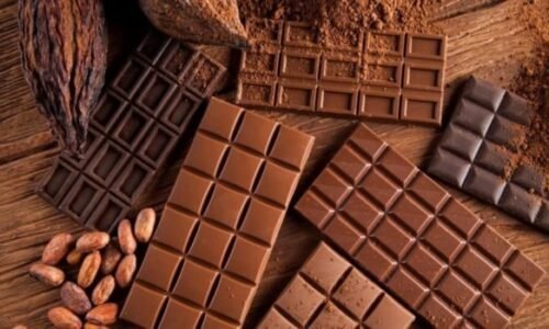 Apesar de muita gente pensar o contrário, cacau e chocolate não são a mesma coisa. Apesar de ser o principal ingrediente do chocolate, o cacau é uma fruta