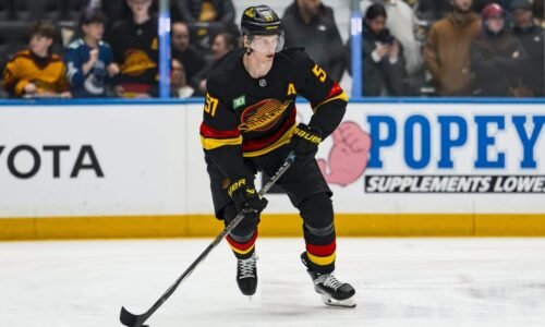 Canucks agree to trade Tyler Myers to Stars for 2 draft picks: Sources