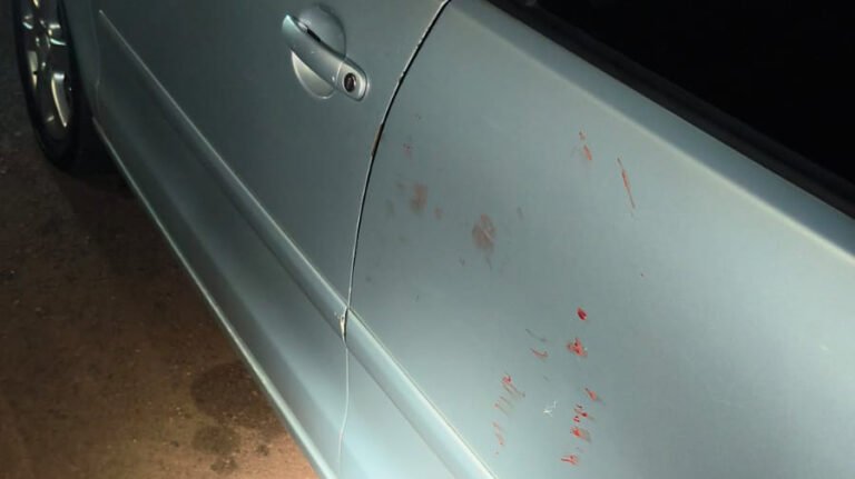 Carro com marcas de sangue é encontrado pela GM; dono deu entrada na UPA após ser baleado