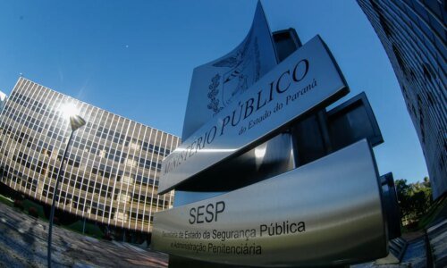 Casal é acusado de manter mulher com deficiência trancada no PR