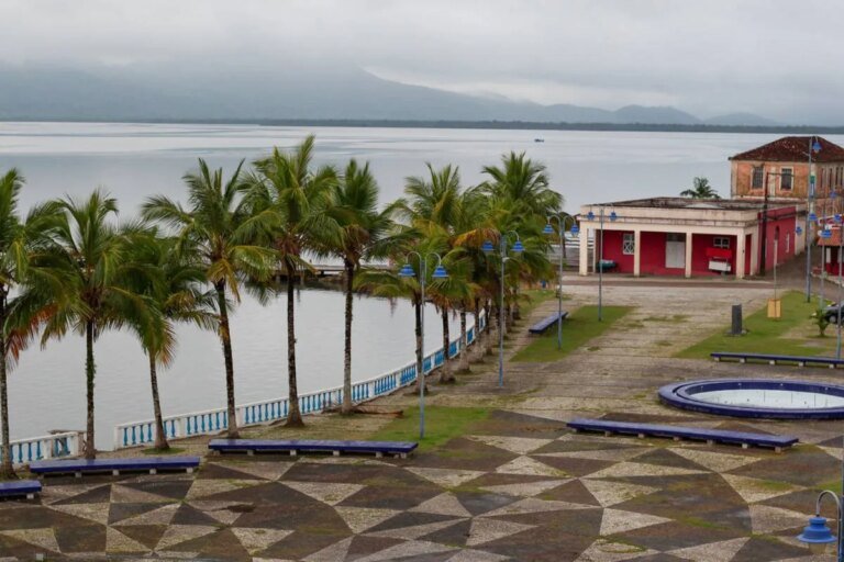 Chuva no Paraná tem 103 mm em Guaraqueçaba: Previsão do tempo preocupa