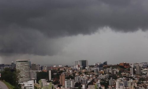 Com frente fria, chuva deve voltar a SP no fim de semana - 06/03/2026 - Cotidiano