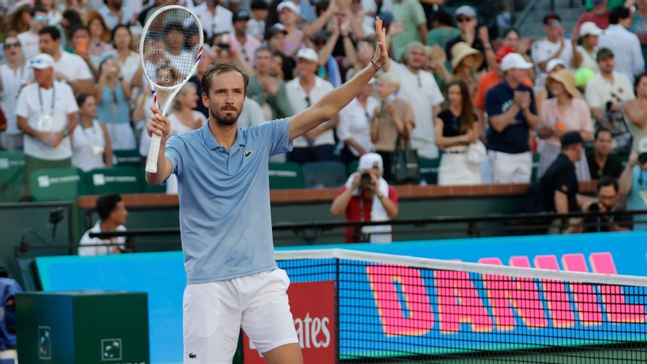 Daniil Medvedev hands Carlos Alcaraz first loss of 2026