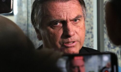 Defesa diz que Bolsonaro não tinha conhecimento sobre vídeo de Eduardo