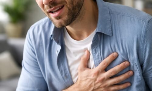 A dificuldade persistente de manter uma ereção pode ser mais do que uma questão de desempenho. Em muitos casos, a disfunção erétil é um dos primeiros sinais de alterações na saúde cardiovascular, funcionando como um alerta precoce do organismo para problemas circulatórios silenciosos.