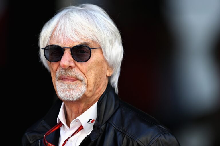 Ex-chefe da F1 diz que sente pena de dono da Aston Martin