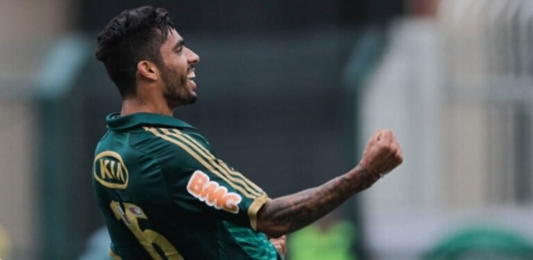 Ex-zagueiro ingressa com ação contra Palmeiras com valor estimado de indenização superior a R$ 6 milhões