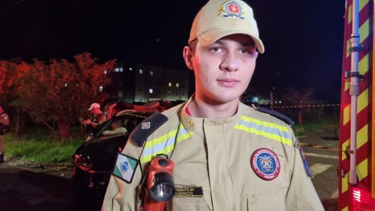 "Foi um impacto forte, mas sem ferimentos graves", diz Corpo de Bombeiros sobre batida seguida de tombamento em Cascavel