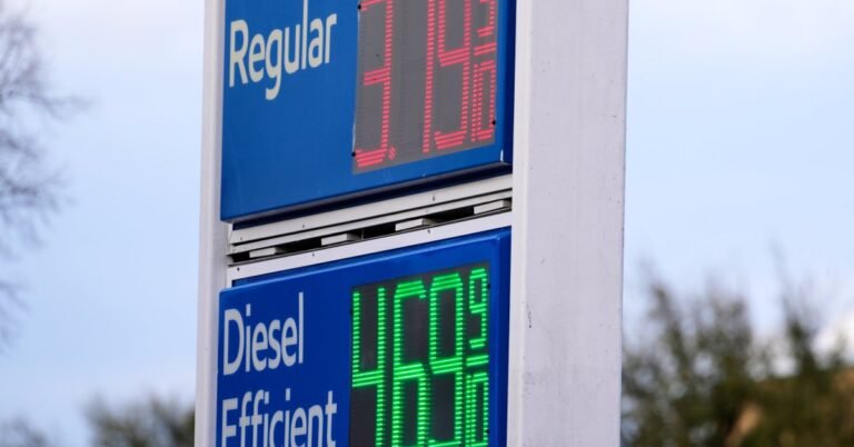 Gas Prices Surge in U.S. as Iran War Chokes Global Oil Supply