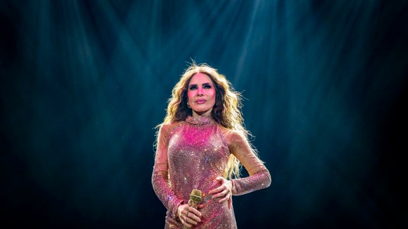 Gloria Trevi convierte su cumpleaños en una fiesta latina en el BMO Stadium de Los Ángeles