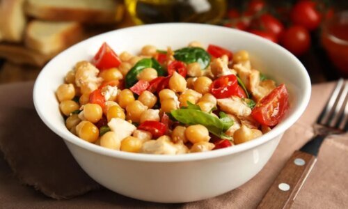 Grão-de-bico: 3 receitas leves e ricas em proteínas para o jantar