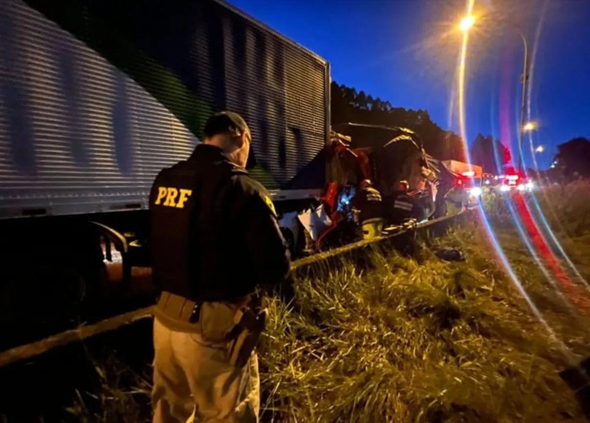 Grave acidente deixa três mortos na BR-116, na RMC