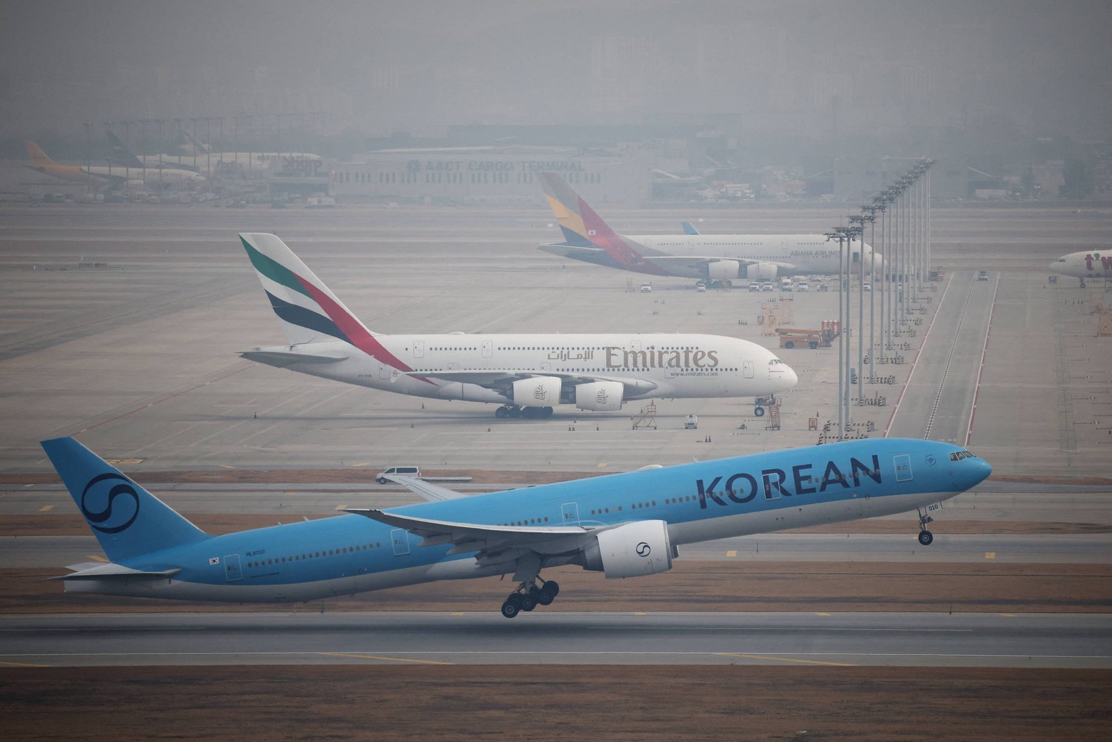 Guerra no Irã: ações de companhias aéreas caem - 09/03/2026 - Economia