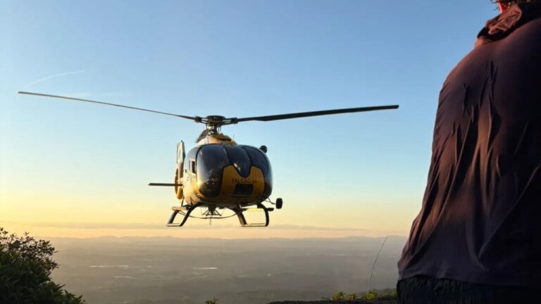 Homem é socorrido após queda em trilha no Morro do Anhangava
