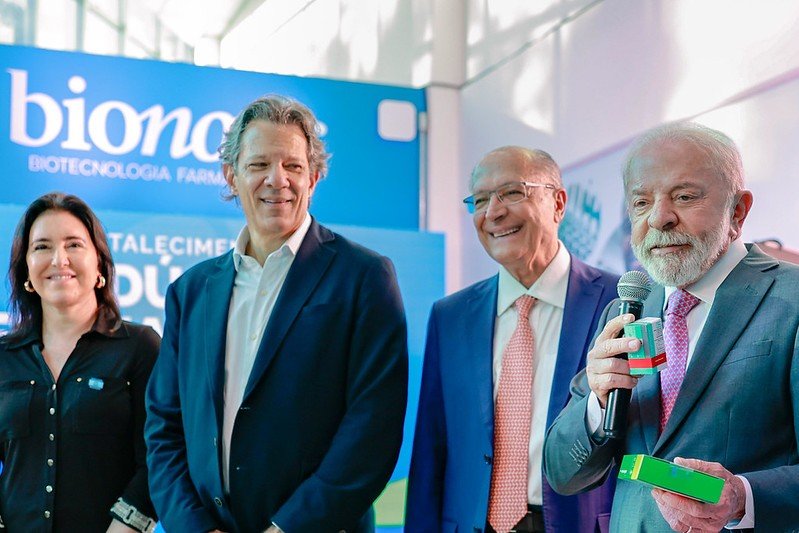 Incêndios se avolumam, e Lula só assiste