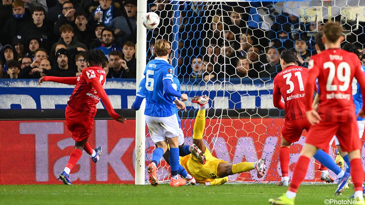 LIVE: Racing Genk ontsnapt tot twee keer toe aan vroege achterstand, openingstreffer Freiburg afgekeurd voor buitenspel