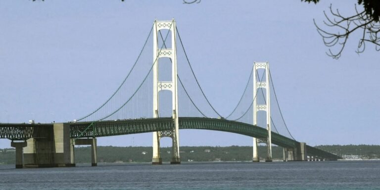 Mackinac Bridge open to all vehicles