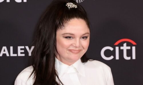 Meg Stalter Debuts Dramatic New Hair Color at the Actor Awards 2026