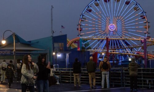 Melee Santa Monica Pier ends in gunfire, wounding 2; teen arrested