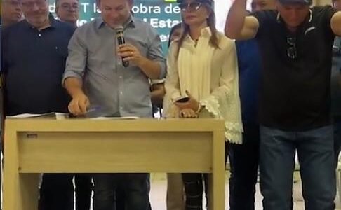Microfone aberto, sem perceber, deputado Moretto revela que faturou licitação do hospital | VGN