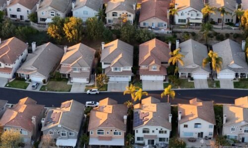 Mortgage rates climb to 6.11% as Iran war roils markets