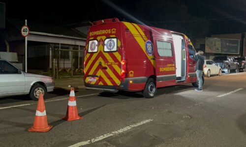 Motociclista fica ferido após batida com Audi no Centro de Cascavel