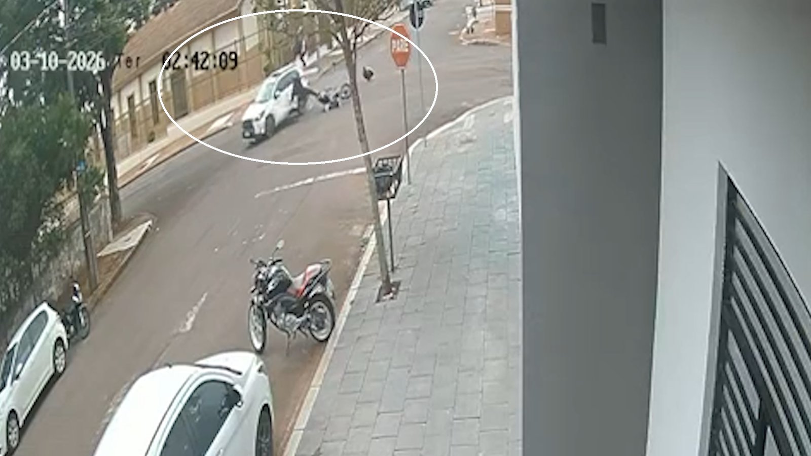Novas imagens mostram com detalhes o violento acidente que matou Simone Calai