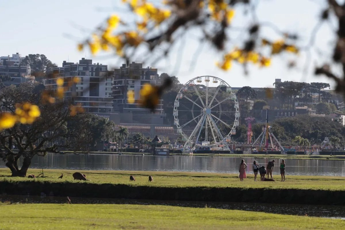 Outono começa, mas fim de semana tem cara de verão no Paraná