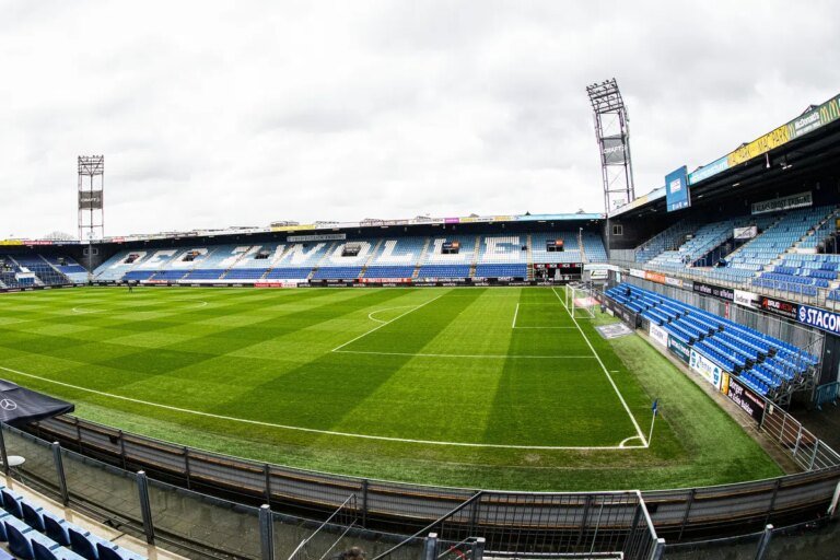 Thumbnail for article: Factcheck: hoe kwetsbaar is Ajax bij spelhervattingen?