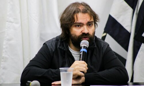Presidente do Botafogo social responde torcedor, explica silêncio e fala sobre briga na SAF: ‘Os gringos querem tomar tudo’