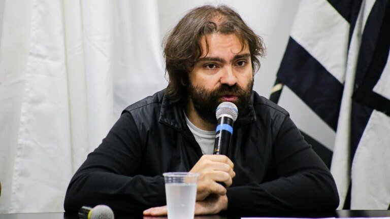 Presidente do Botafogo social responde torcedor, explica silêncio e fala sobre briga na SAF: ‘Os gringos querem tomar tudo’