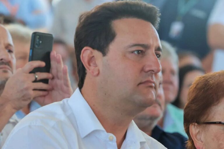 Ratinho Junior reorganiza grupo com aliados do PSD no Paraná
