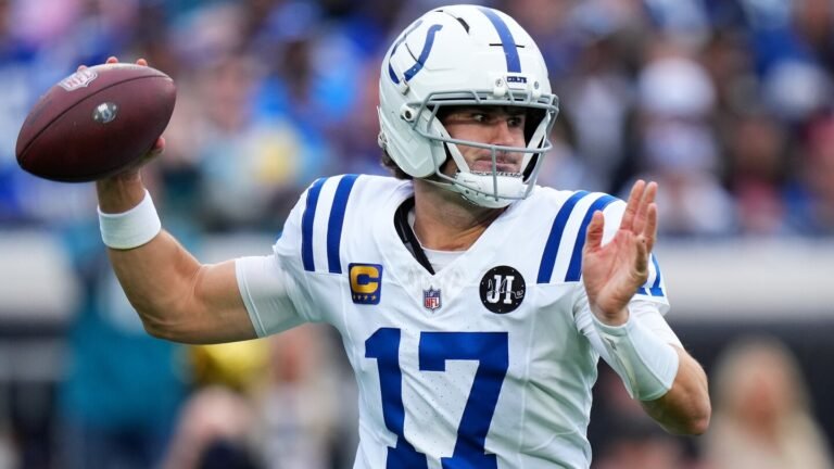 Report: Colts' initial offer to Daniel Jones was in the range of Sam Darnold's deal