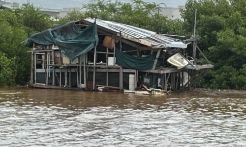 Reservoir check, drifting house, power outages among Honolulu storm recovery efforts