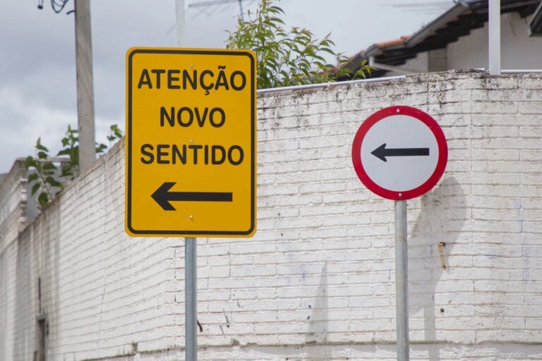 Rua Adelaide Stresser Scheleder terá sentido único a partir desta terça-feira