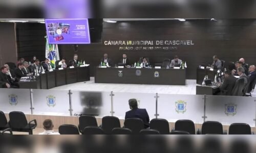 Sessão da Câmara terá votação de projetos sobre celíacos, trânsito e proteção animal nesta terça-feira (24)